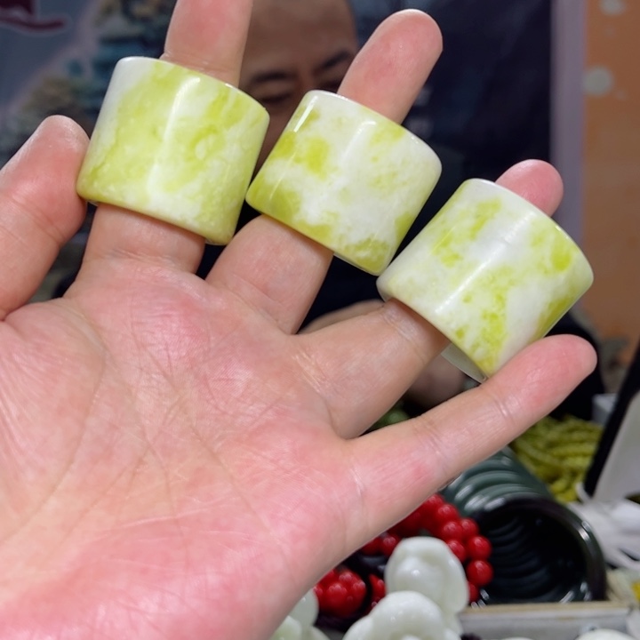 蛇纹石玉扳指多样性发货未镶嵌