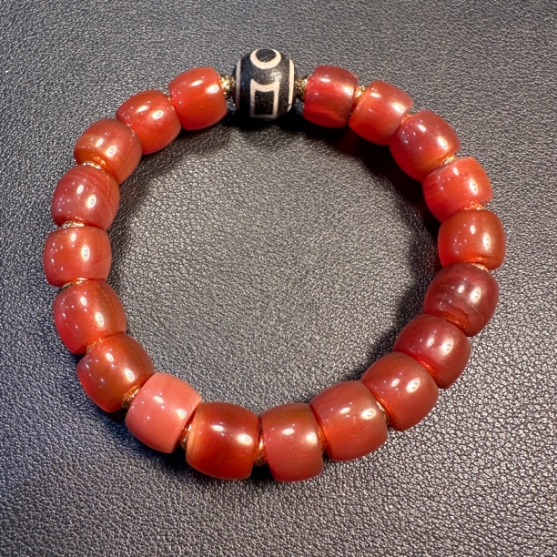 19世纪高油红玛瑙手串(主珠不一,随机发货) 333-766