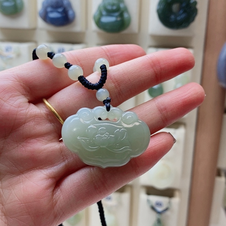 福***王和田玉未镶嵌颈饰
