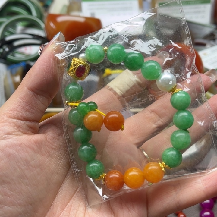 石英质玉颈饰未镶嵌