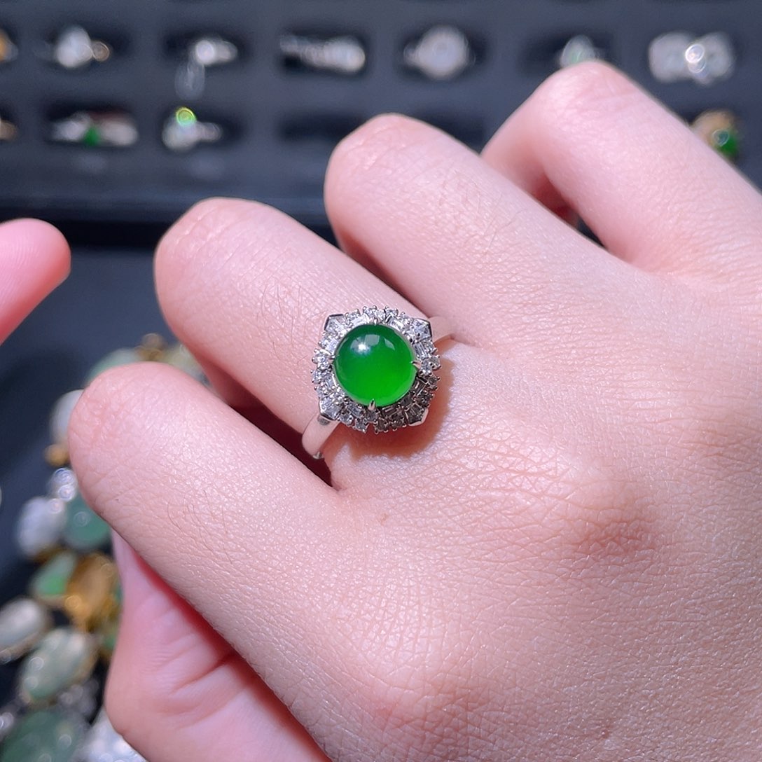 翡翠颈饰18K金镶嵌徒**裳戒指