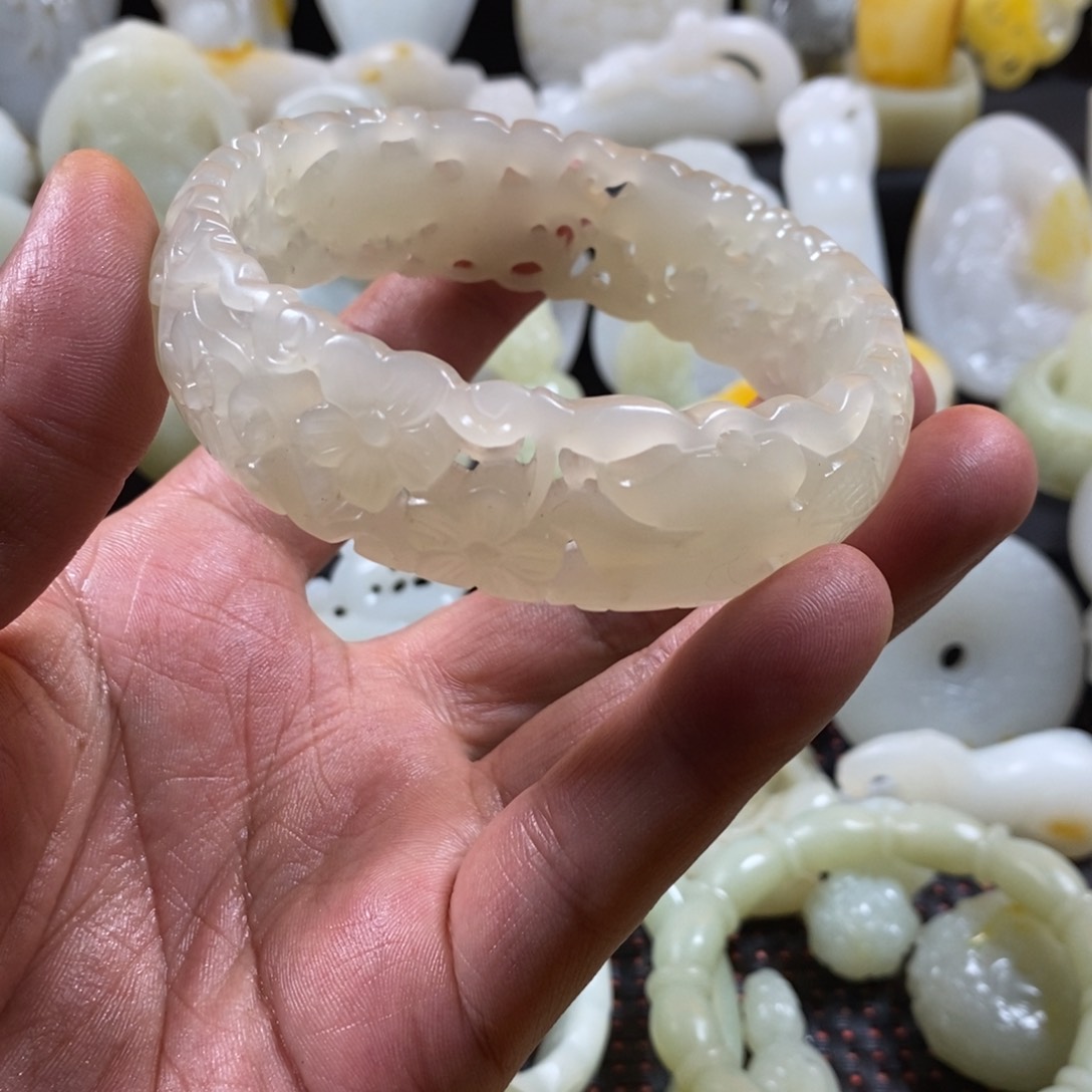 和田玉手镯未镶嵌乔*爷