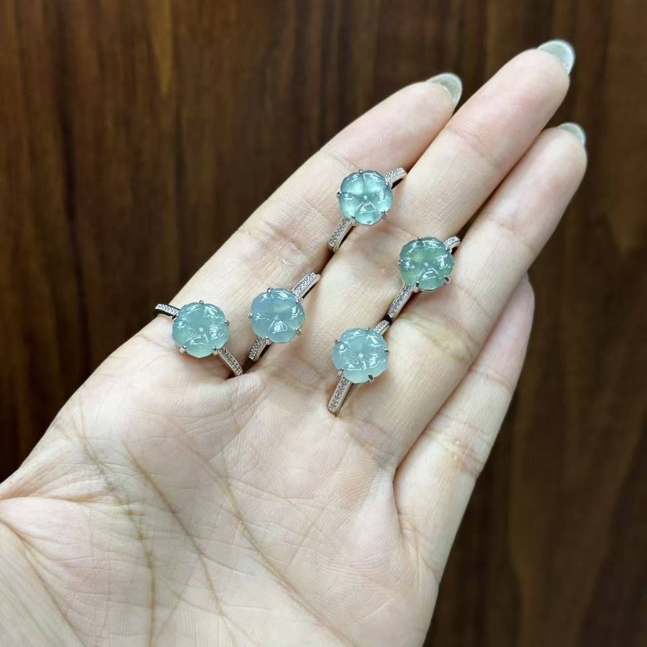 《XL01》天然无优化蓝水梅花翡翠戒指多样性发其一