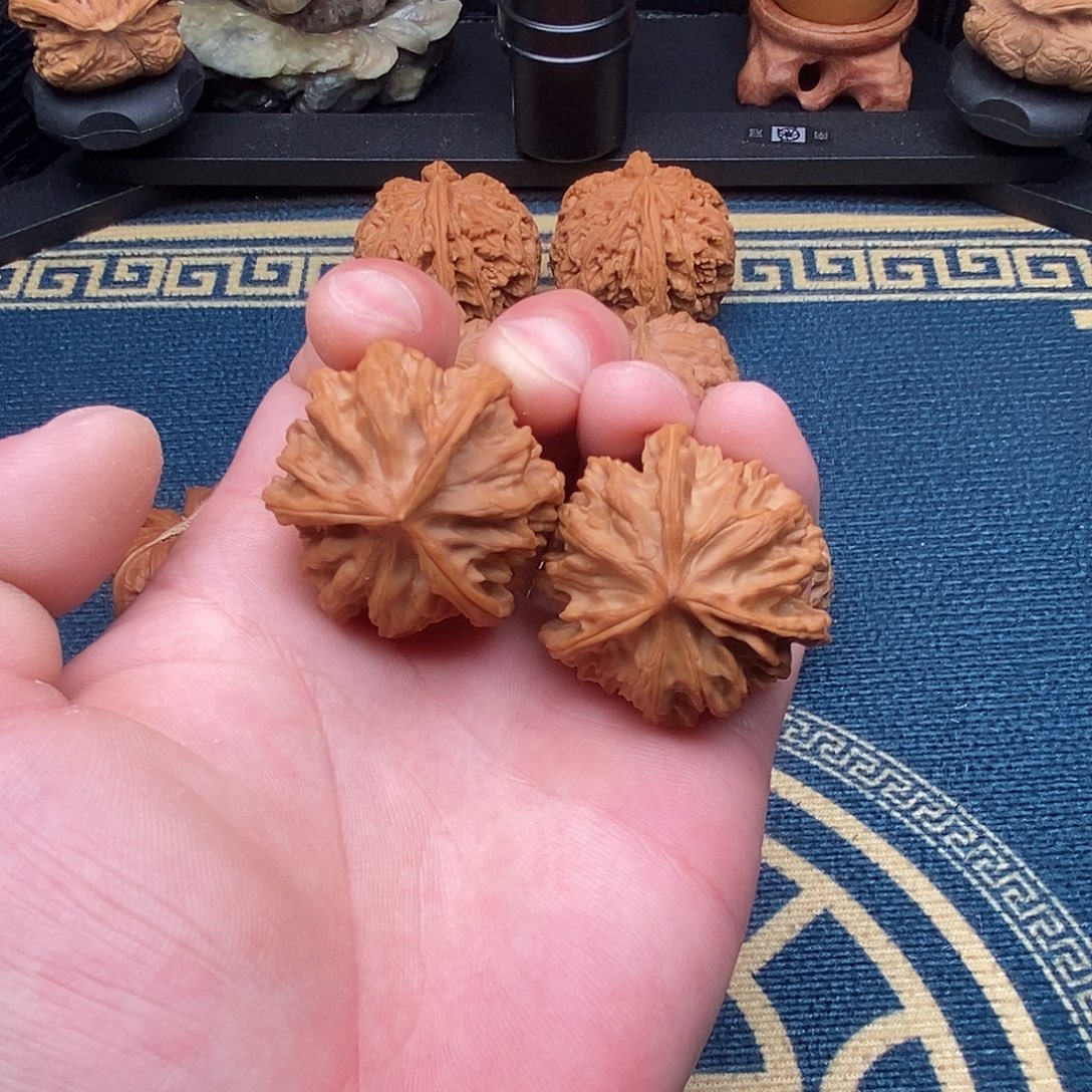 额***.吊坠文玩核桃三棱36尺全品