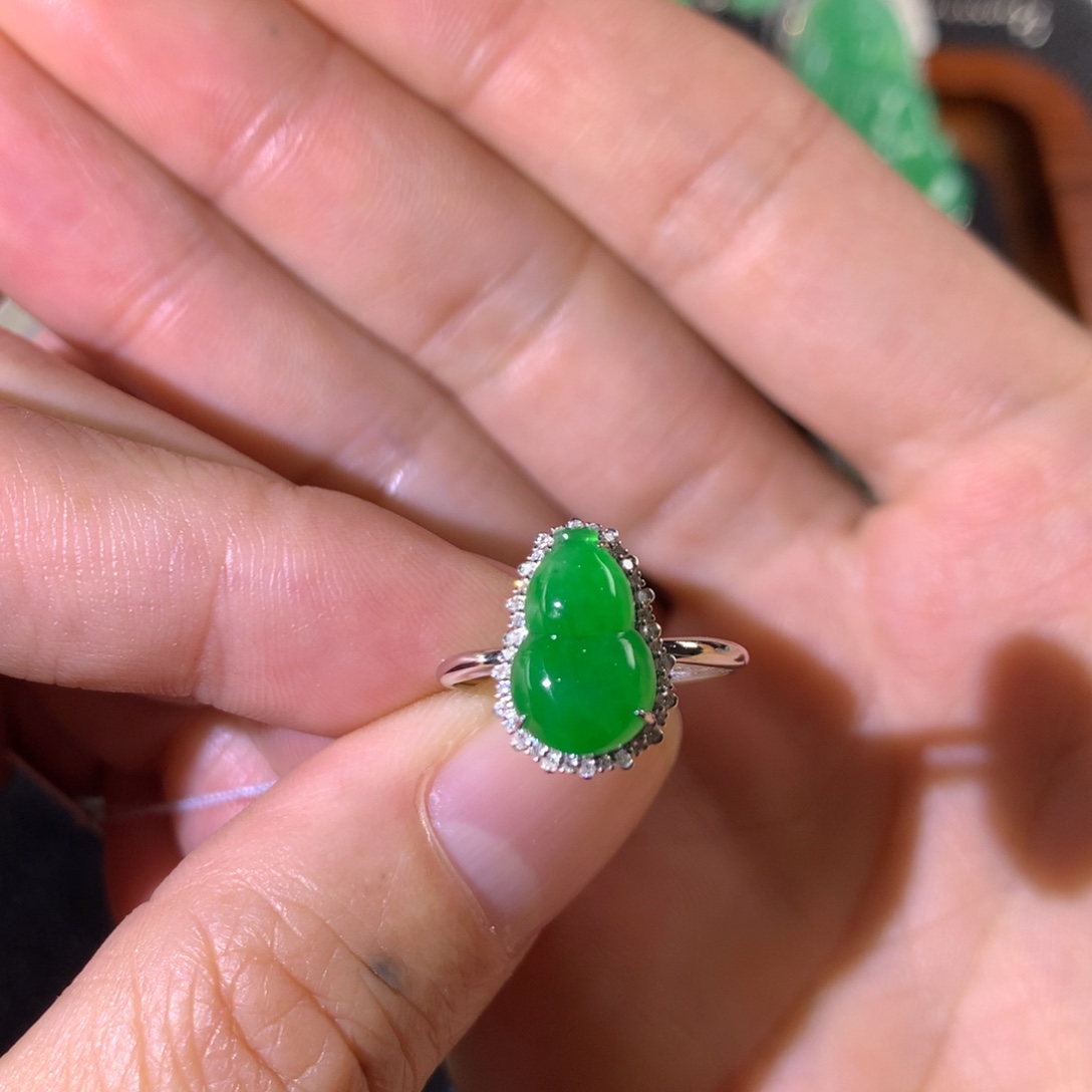 翡翠18K金镶嵌戒指翡翠