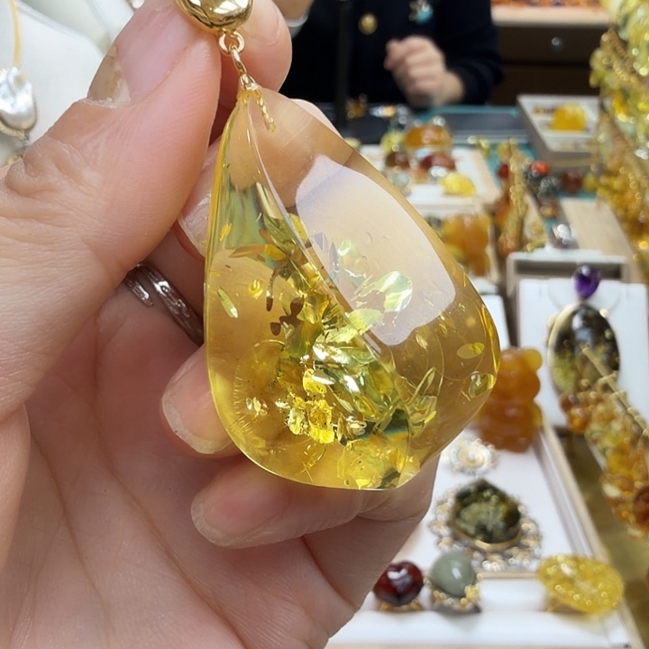 琥珀未镶嵌珠宝奇石