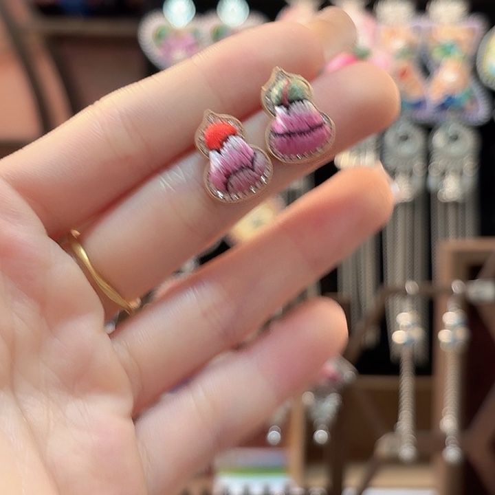 织绣云织谣老绣饰品203