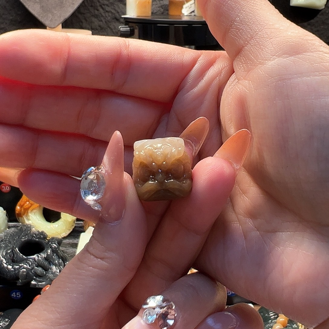 屿***…和田玉未镶嵌戒指