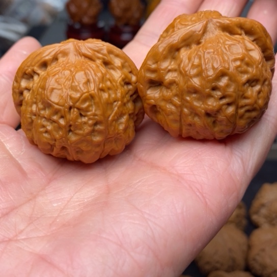 桃核吊坠是****.南瓜墩狮子