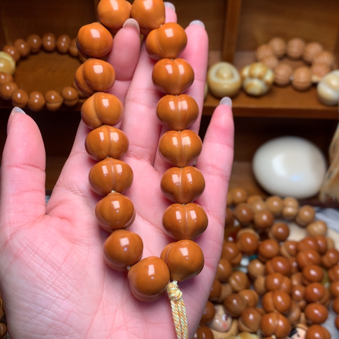 猴头核桃把件17玻璃底屁桃手持