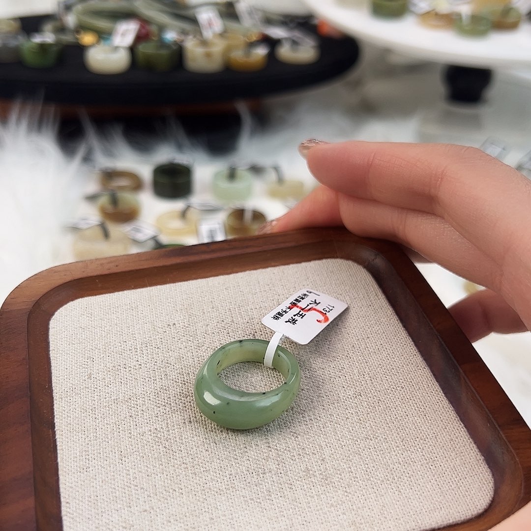 和田玉未镶嵌戒指16.8乌兰海碧玉馒头N17