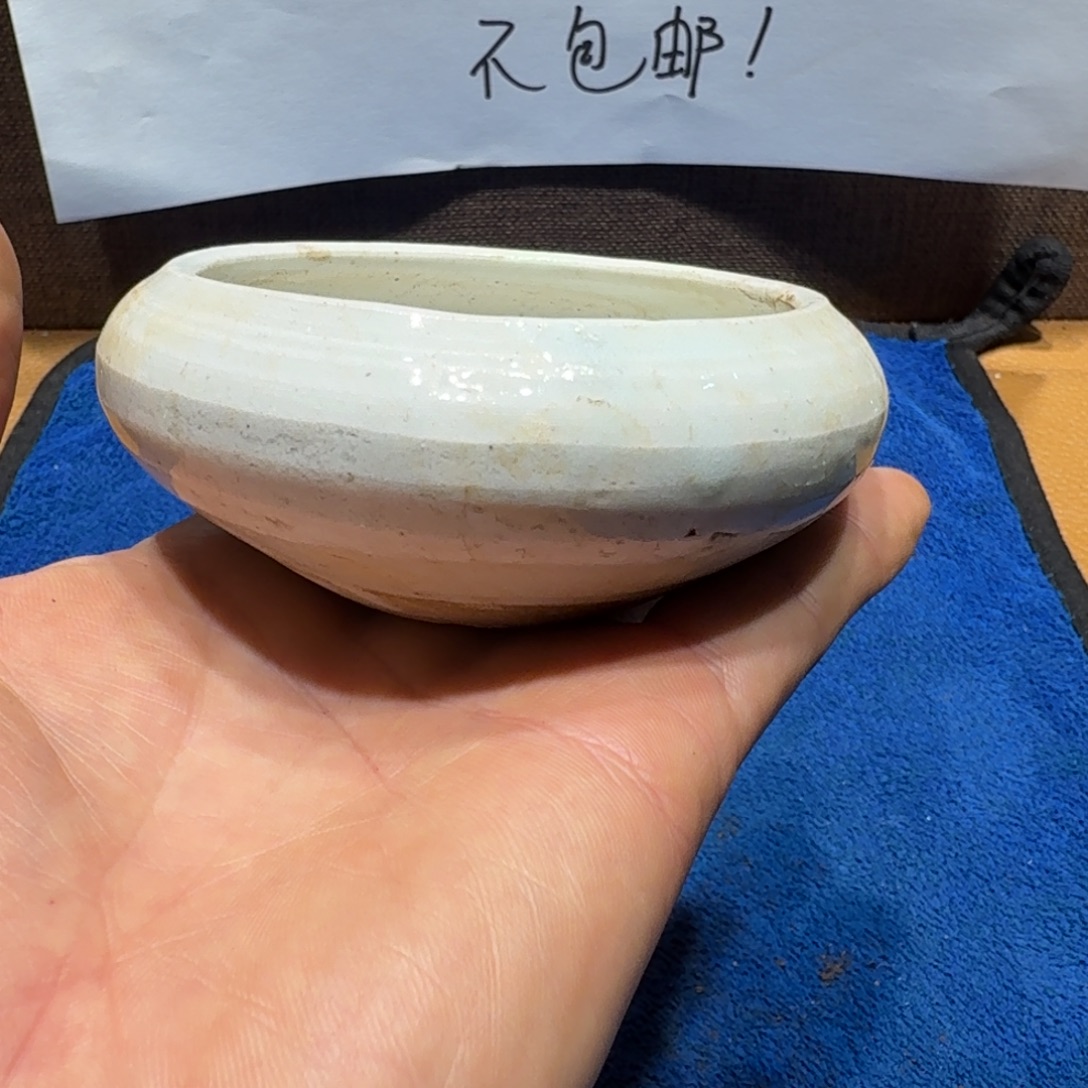 陶其他漂亮的小瓷瓶子