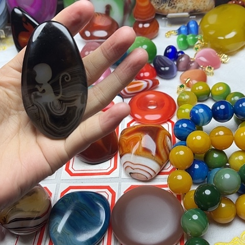 玛瑙/玉髓颈饰未镶嵌