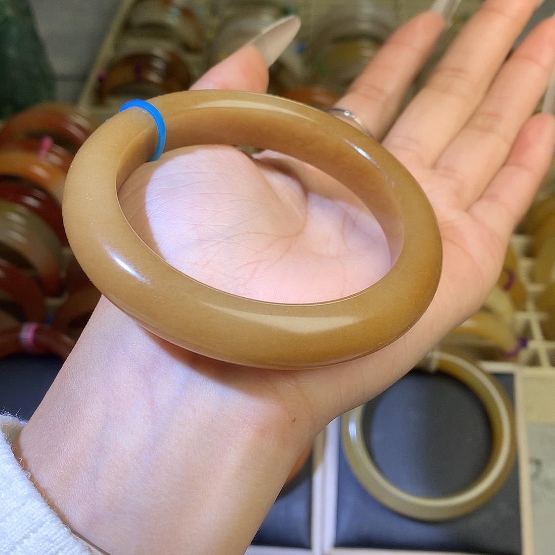 石英质玉（黄龙玉）未镶嵌手镯