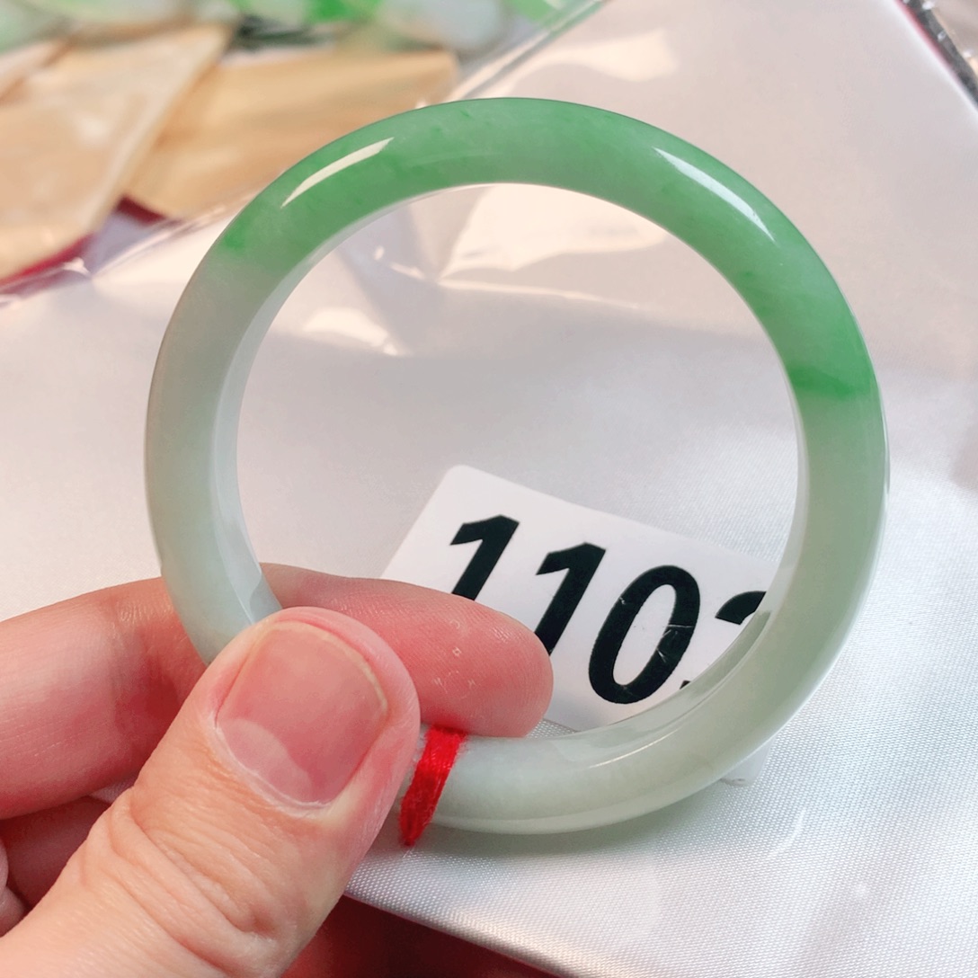 翡翠手镯未镶嵌翡翠手镯1103