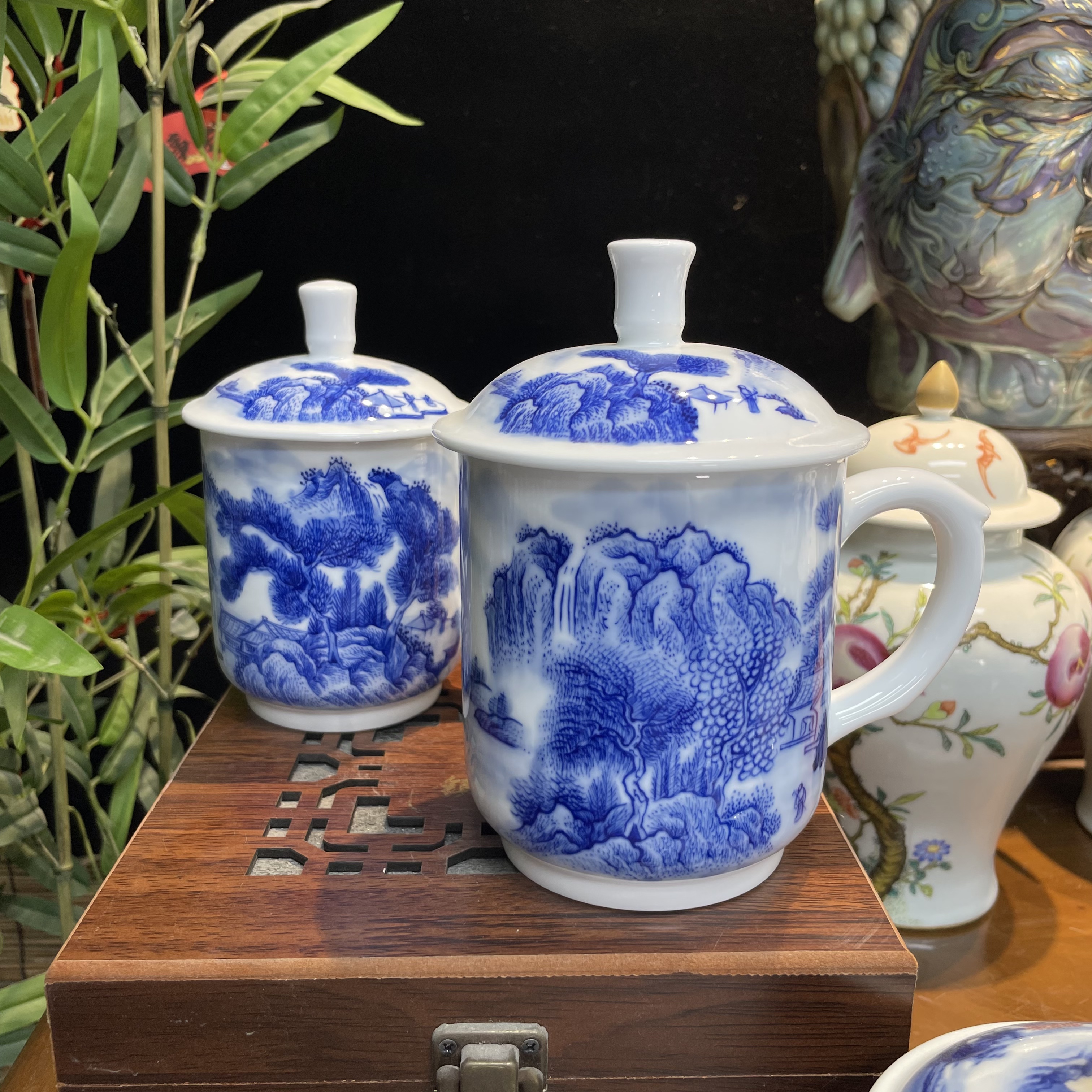 景德镇手绘青花瓷山水高档茶杯陶瓷带盖大容量瓷器办公杯老板杯
