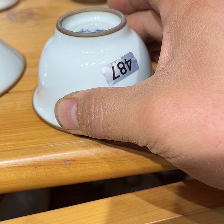 壮***胖月白开片小压手杯喜欢的可以拍