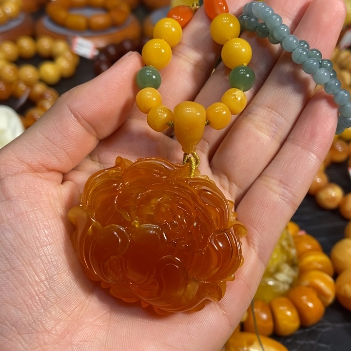 琥珀颈饰未镶嵌蜜蜡