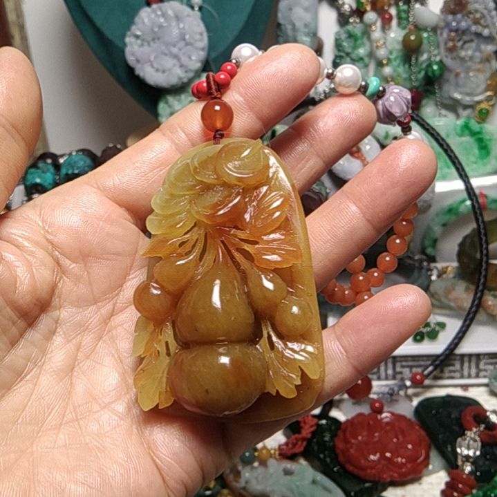 蛇纹石玉吊坠未镶嵌