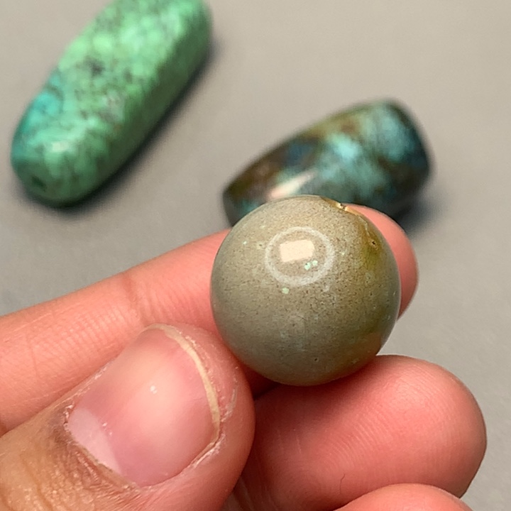 绿松石未镶嵌颈饰