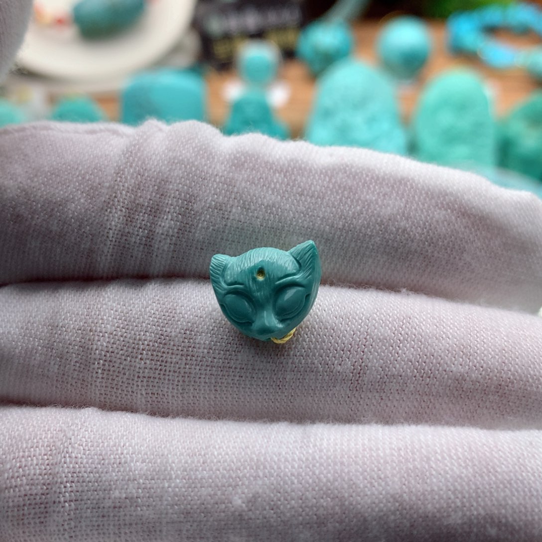 绿松石颈饰未镶嵌