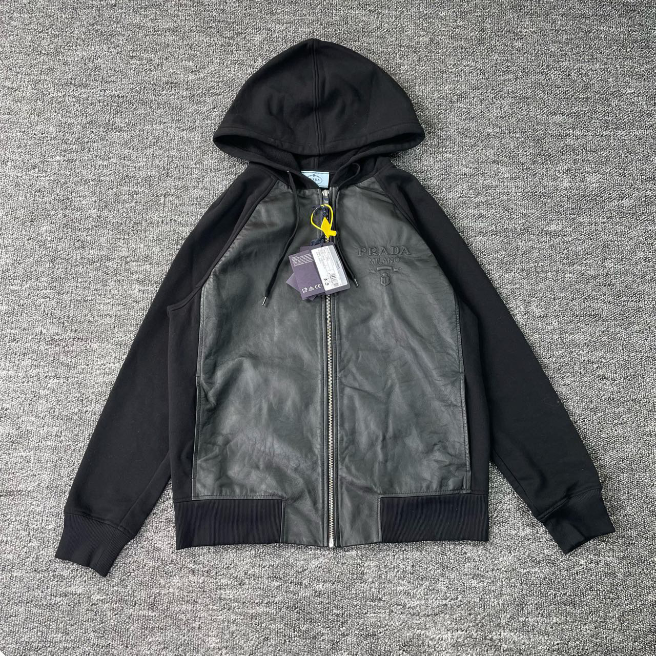 全新未使用 Prada/普拉达 8679/纯色连帽夹克外套/XS码/全新带吊