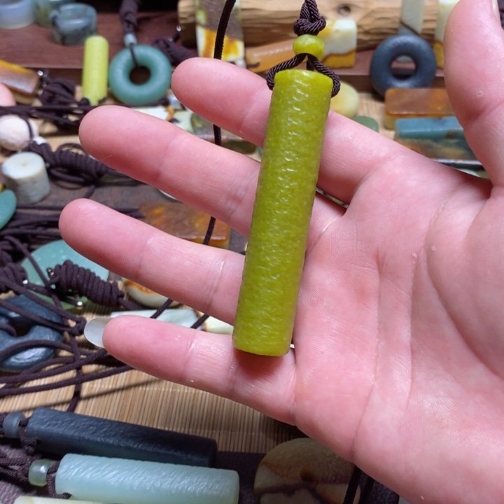 蛇纹石玉挂件未镶嵌鱼*逗