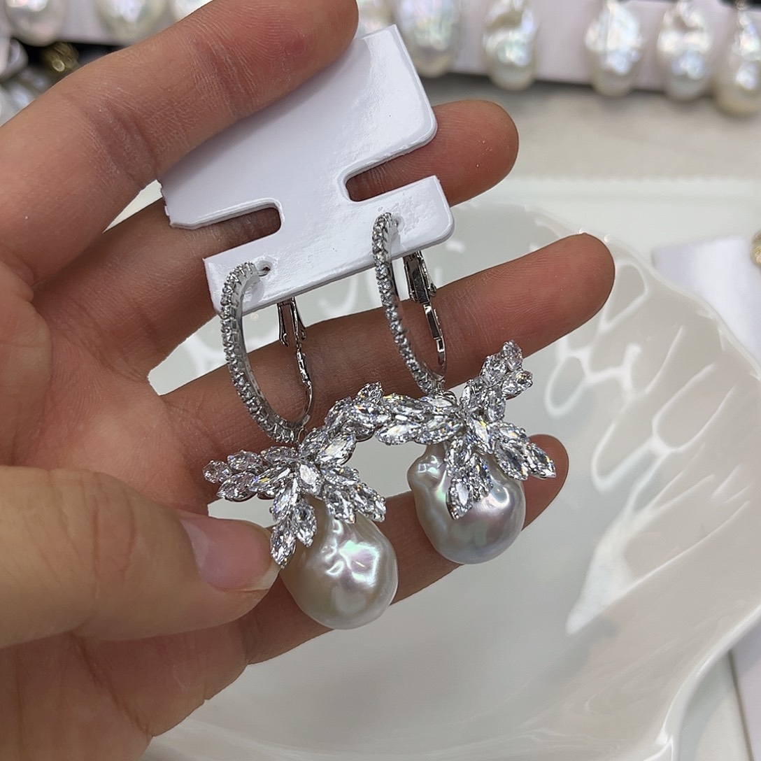 合金耳饰淡水珍珠