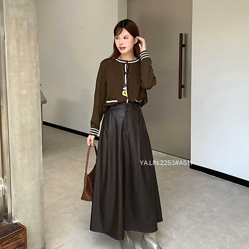 【JIAYI】2253高级感咖色PU皮半身裙秋季新款复古高腰A字显瘦裙子