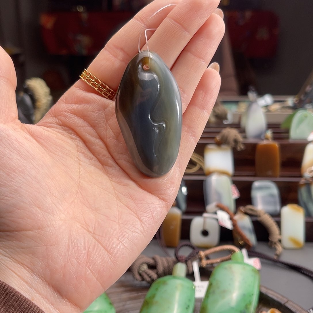 和田玉未镶嵌颈饰