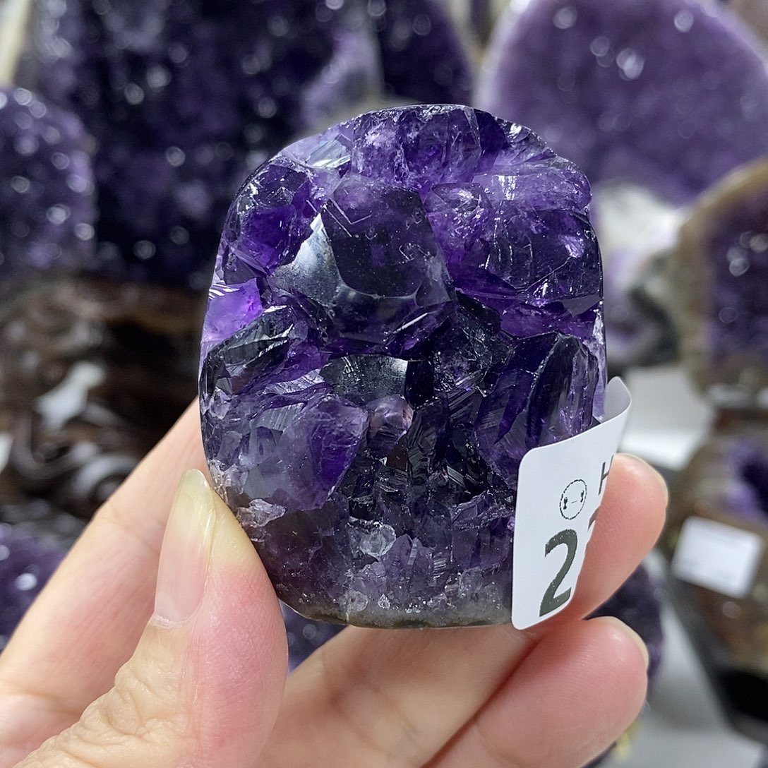 未镶嵌水晶大型摆件（非配饰）