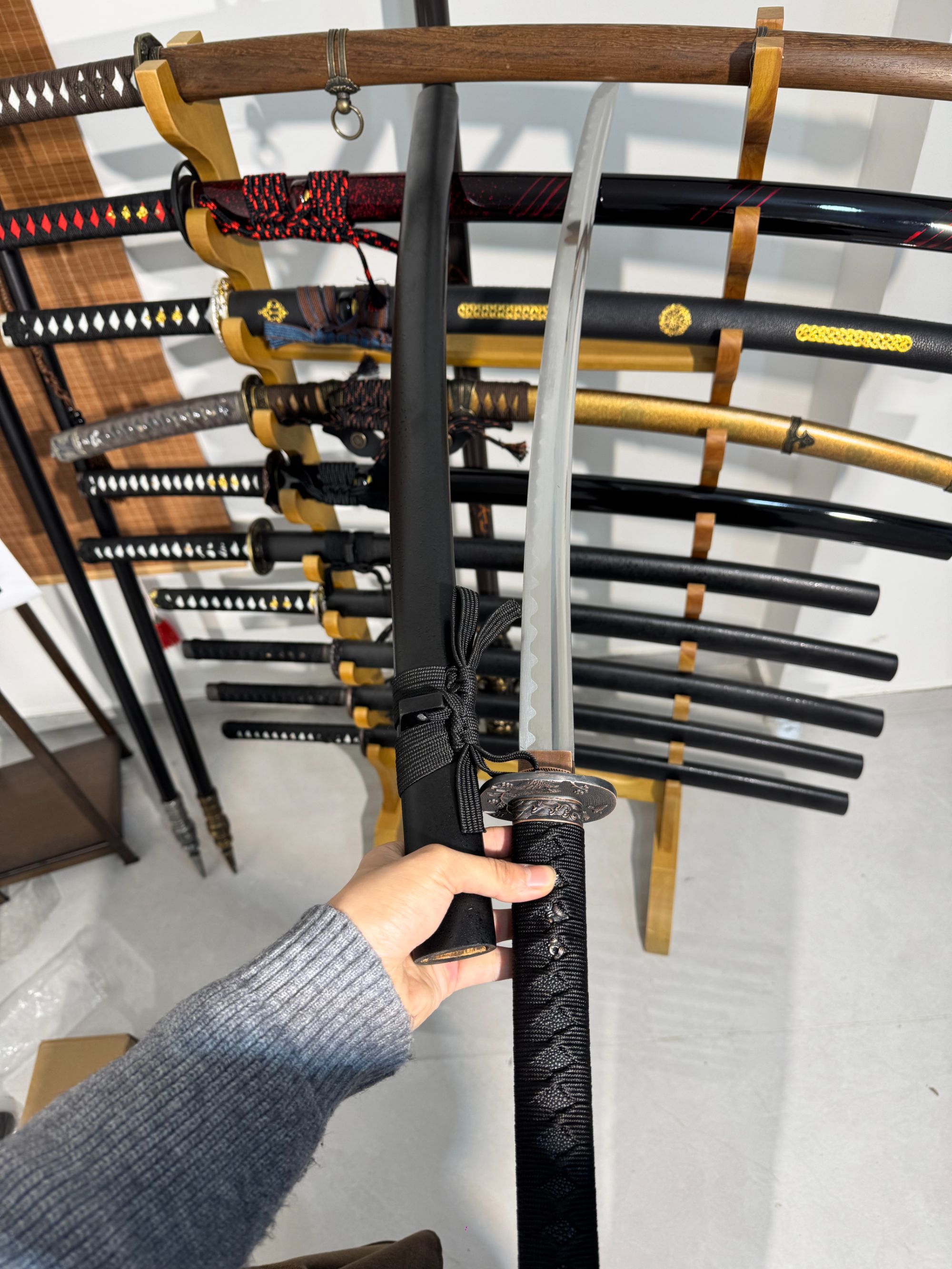 梅雀丸武士刀5160钢一体锻打纯黄铜装具古法绕绳【未开刃工艺品】