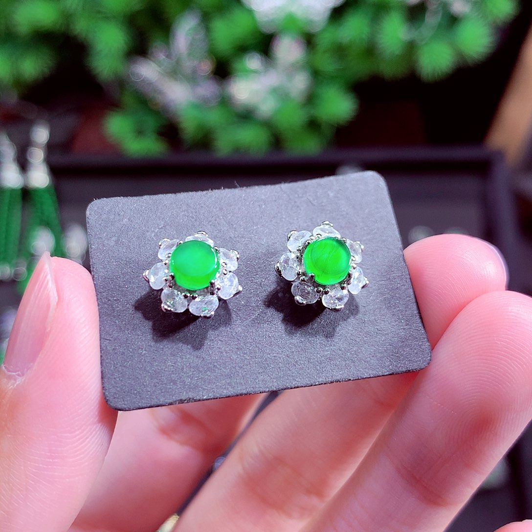 颈饰未镶嵌翡翠天然