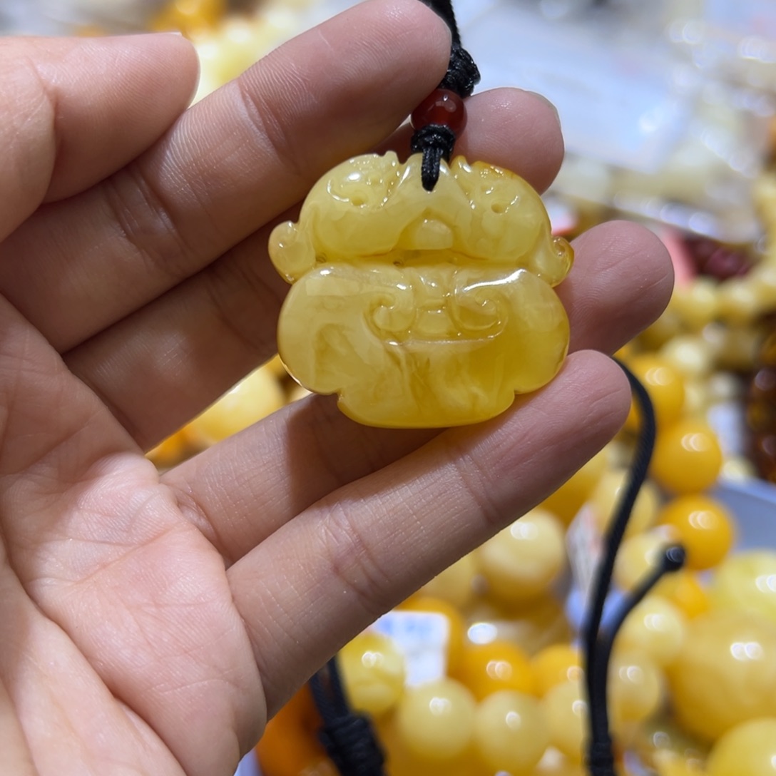 琥珀珠宝奇石未镶嵌
