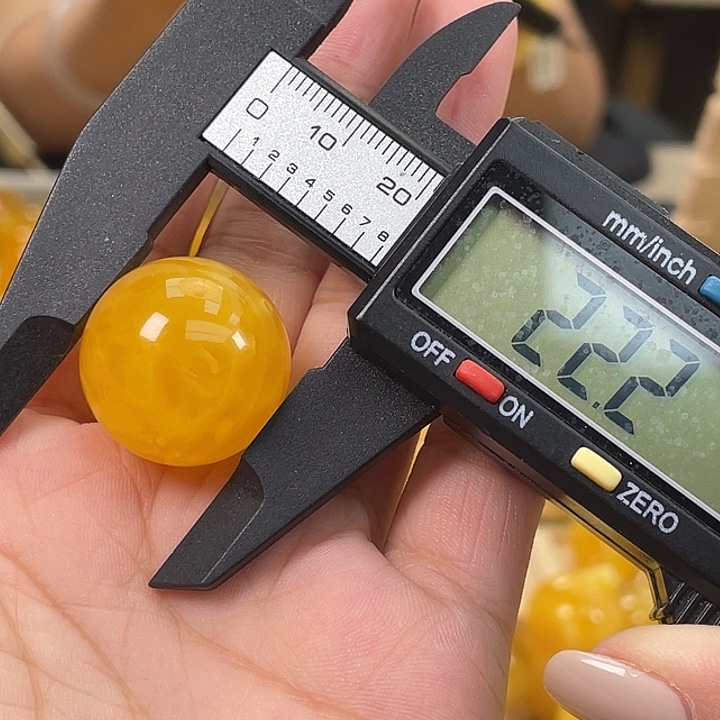 琥珀未镶嵌裸石h19