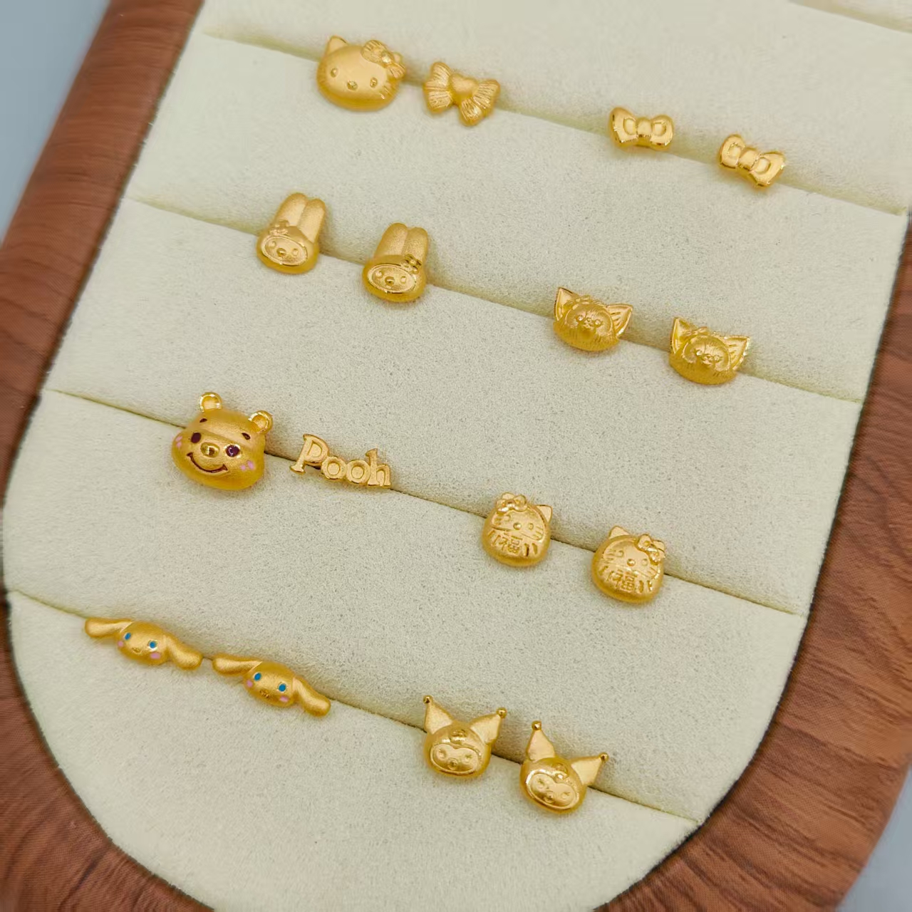 珺铺黄金 足金999【一店】黄金卡通童趣Kitty维尼熊美乐蒂直针耳钉