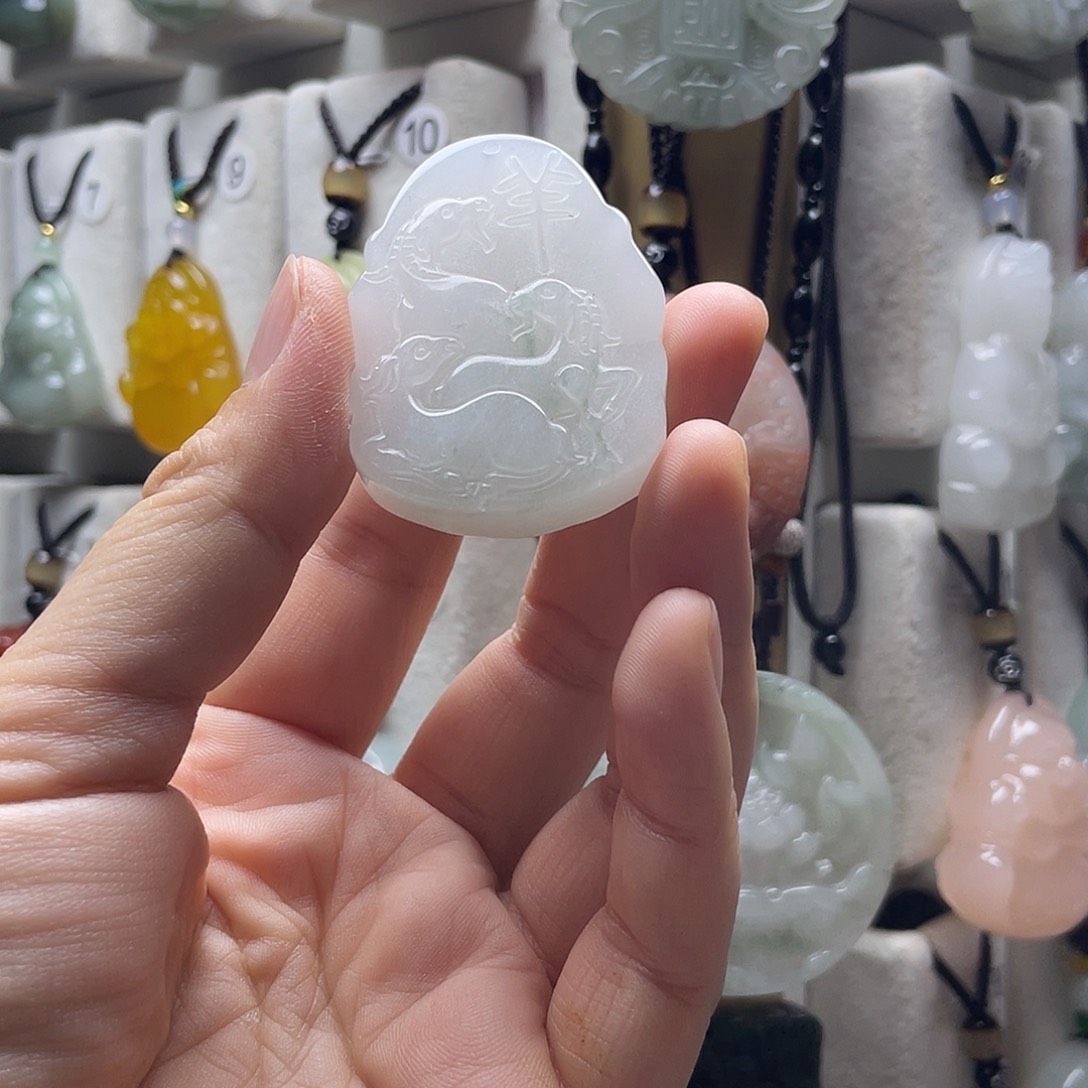 石英质玉合金颈饰