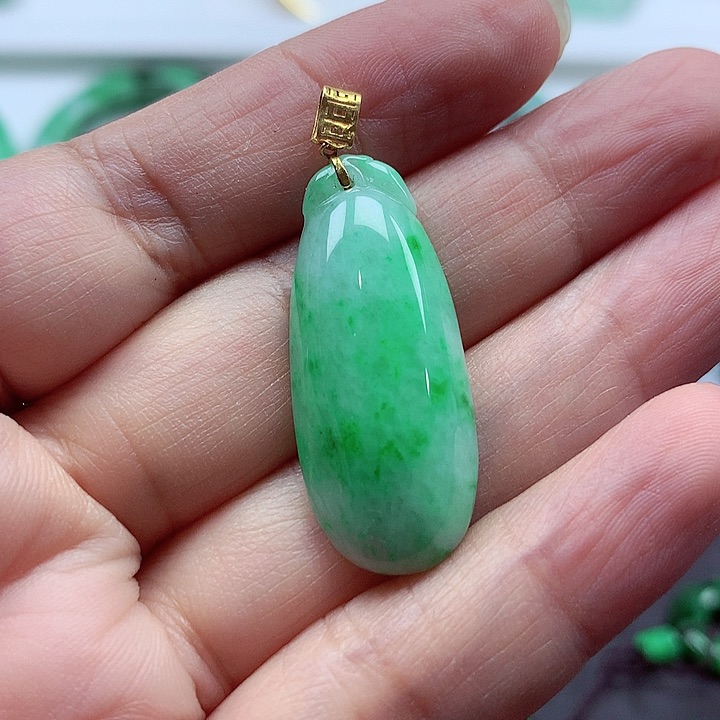 颈饰18K金镶嵌翡翠翡翠