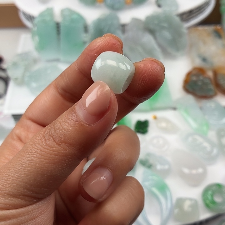 翡翠未镶嵌颈饰纯A