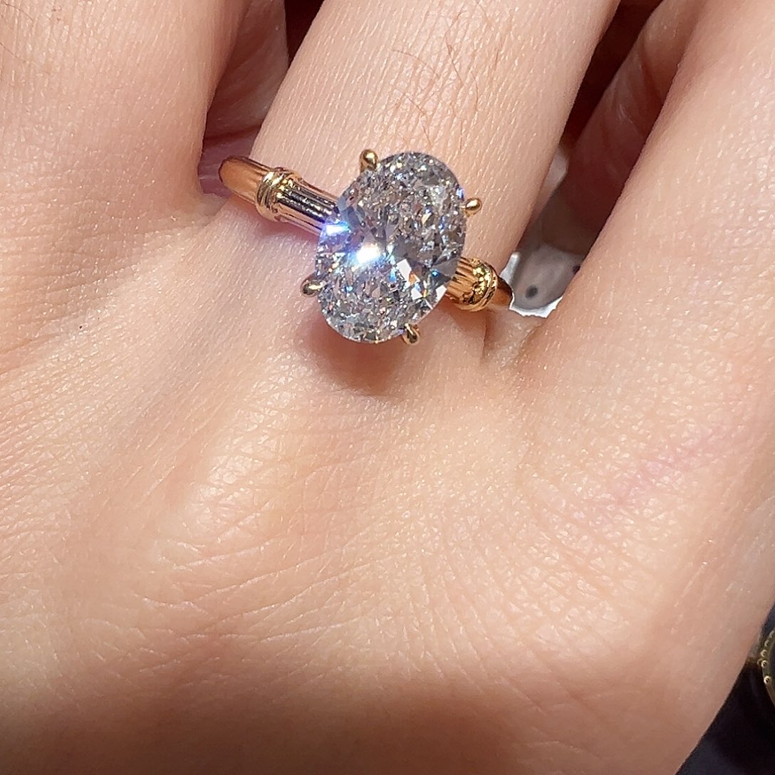 实验室培育钻石18K金镶嵌A****?@@00031957