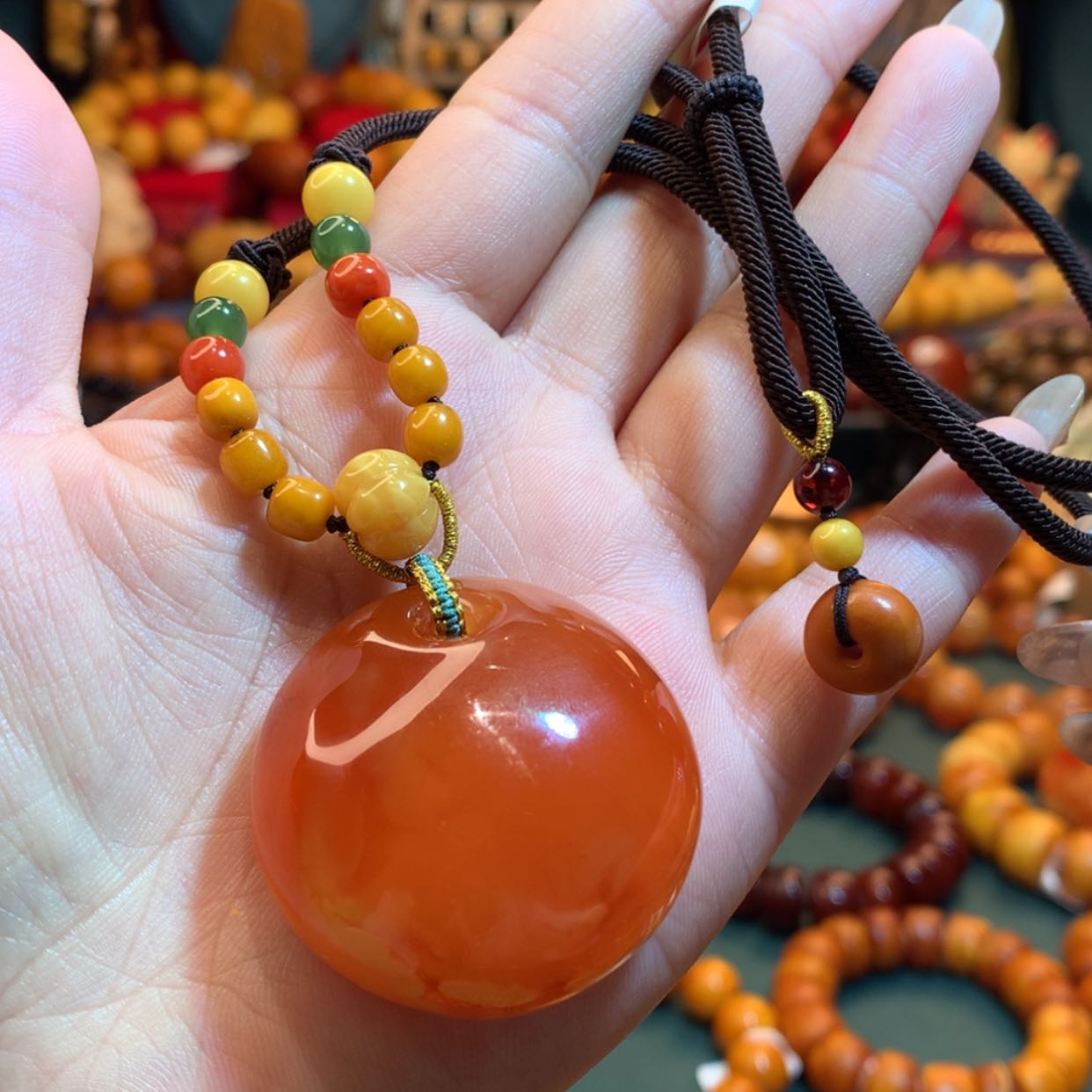 【闪购商品】蜜蜡吊坠(赠链)未镶嵌