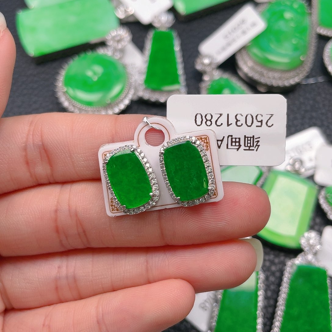 【闪购商品】翡翠吊坠(不含链)银S925镶嵌