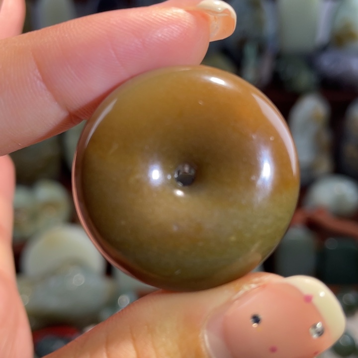 和田玉颈饰未镶嵌吊坠