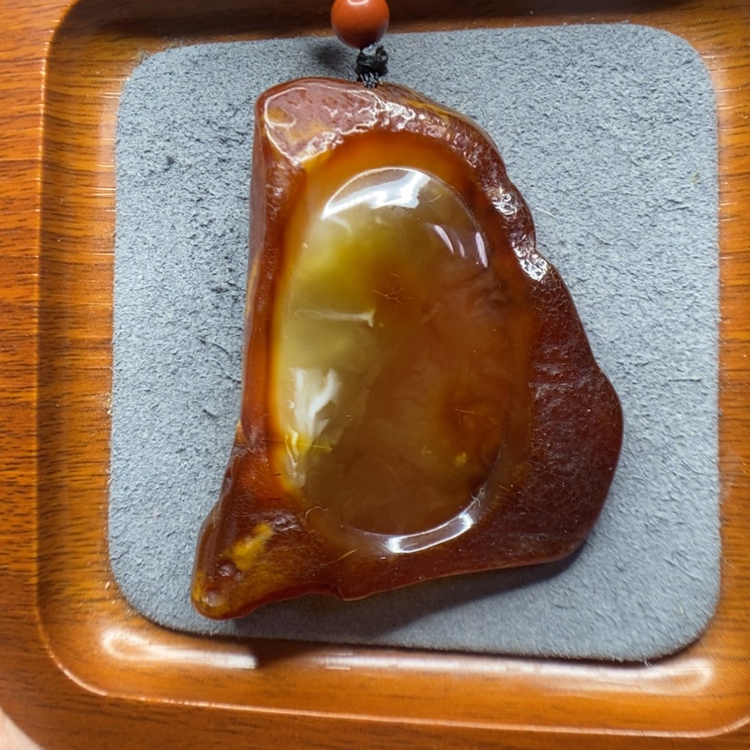 你***好蜜蜡未镶嵌颈饰郎