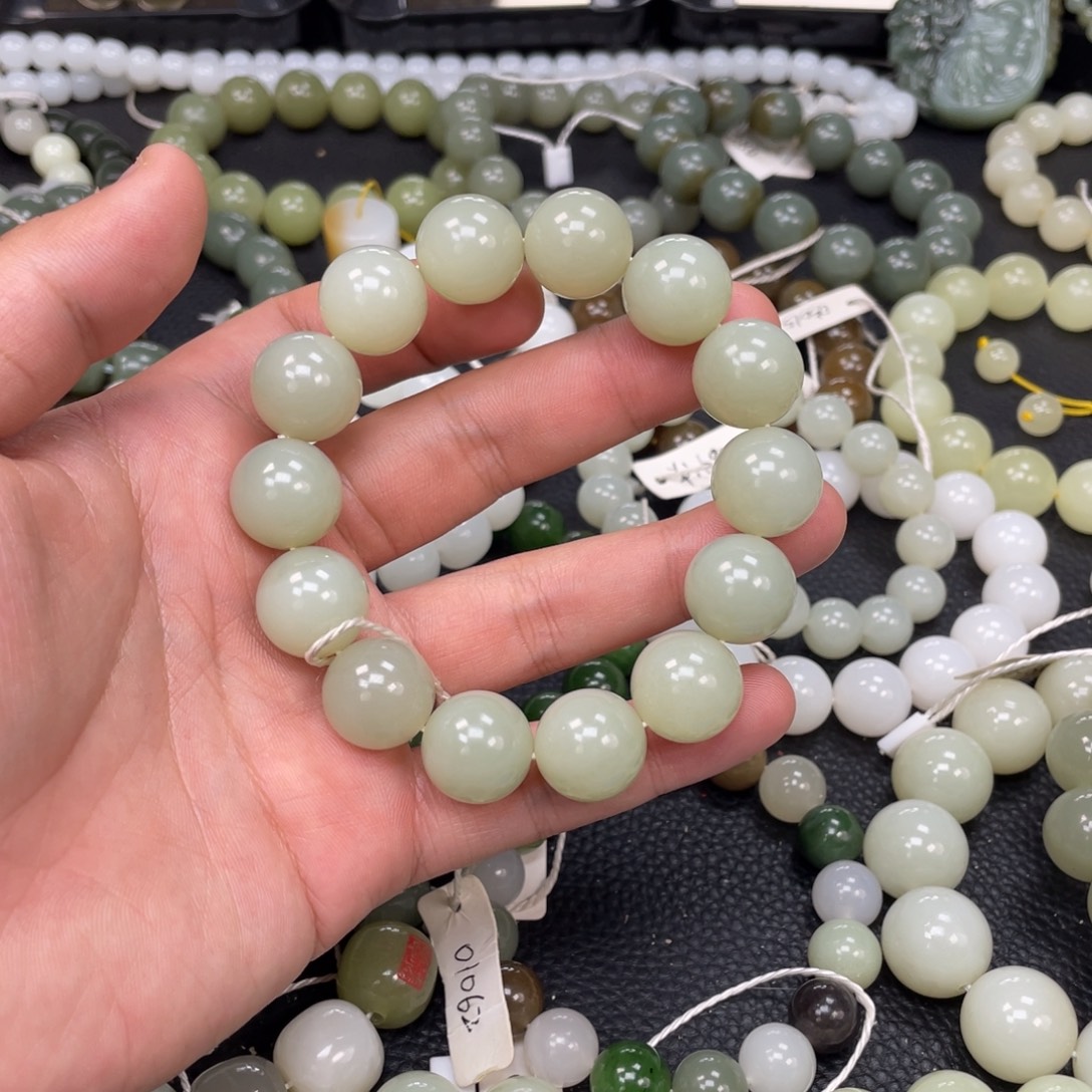 和田玉未镶嵌手链