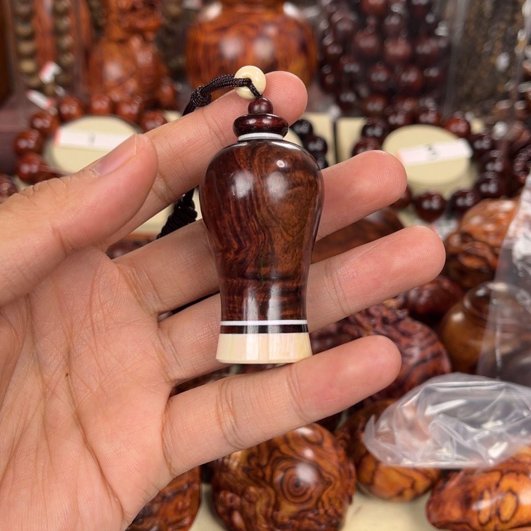 黄花梨/降香黄檀把件