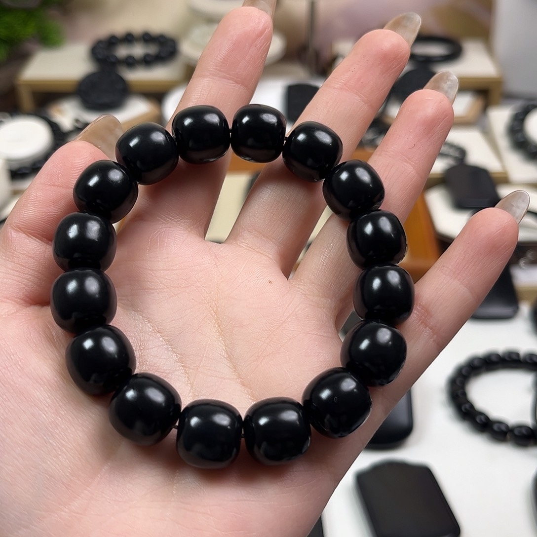 和田玉（墨玉）未镶嵌颈饰卡14老邢天花板