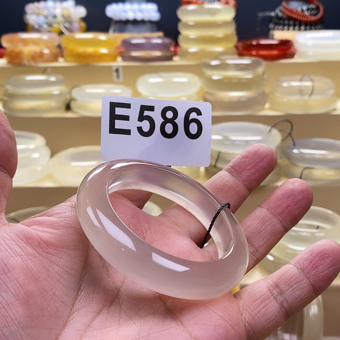 玛瑙/玉髓手镯未镶嵌小*亭