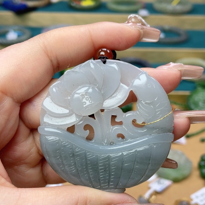 和田玉吊坠未镶嵌