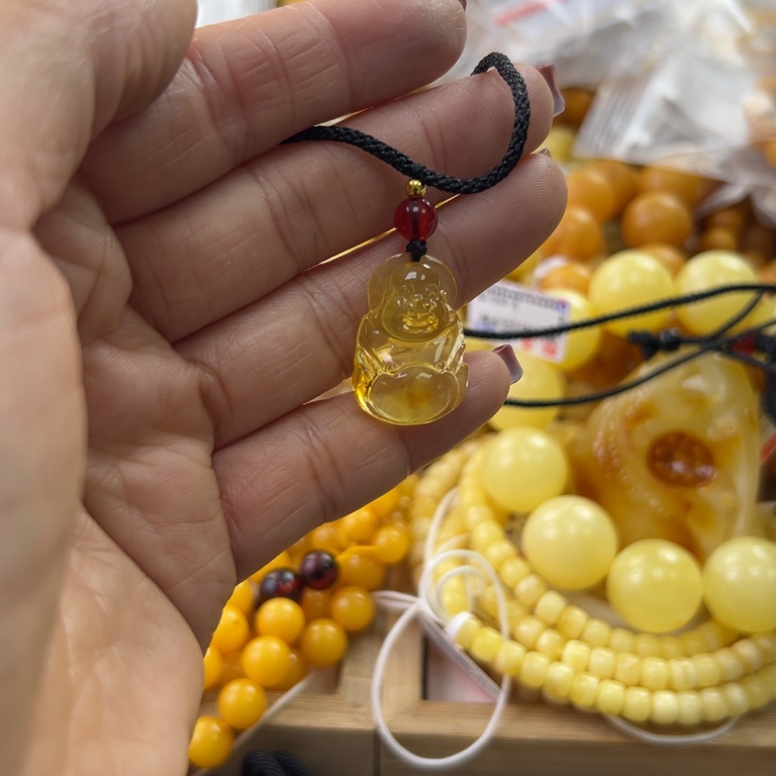 琥珀珠宝奇石未镶嵌